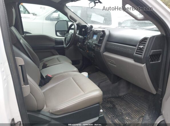 1FT7X2A68MEC02506 2021 FORD F-250 White Вид салону спереду