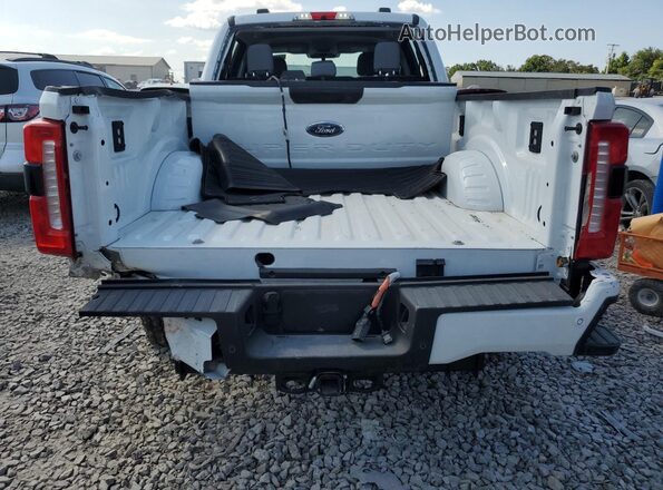 1FT8W2BTXREF73413 2024 FORD F250 White Vista trasera