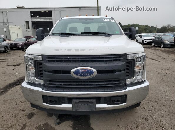1FTBF2A67JEB80345 2018 FORD F250 Белый Вид спереди