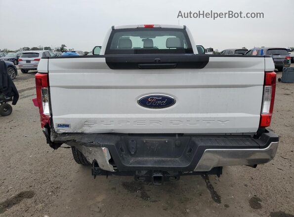 1FTBF2A67JEB80345 2018 FORD F250 Белый Вид сзади