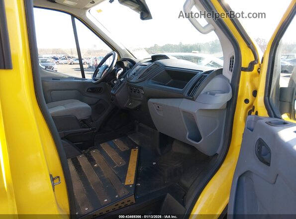 1FTKE2CM4JKA45341 2018 FORD TRANSIT-150 Желтый Вид салона спереди