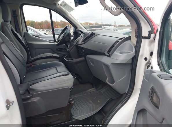 1FTYE1ZM3GKA37199 2016 FORD TRANSIT-150 Черный Вид салона спереди