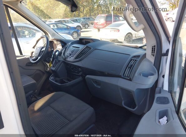 1FTYR2CM6JKA13277 2018 FORD TRANSIT-250 Белый Вид салона спереди
