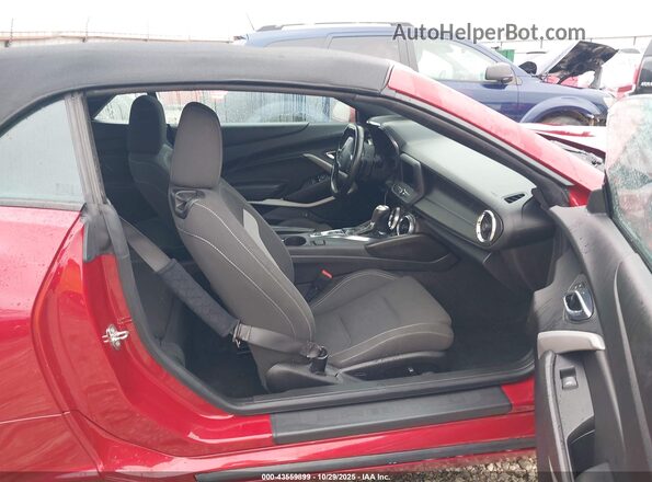 1G1FB3DX7L0113048 2020 CHEVROLET CAMARO Red Вид салону спереду