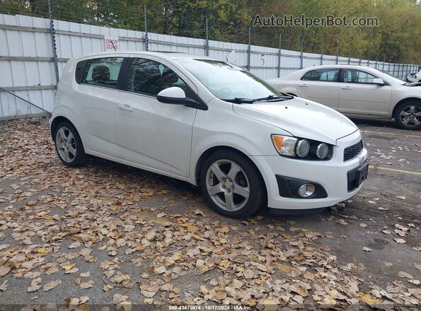 1G1JC6SBXG4163750 2016 CHEVROLET SONIC Белый Передняя правая четверть
