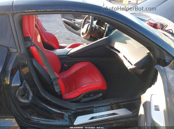 1G1YA2D44N5115602 2022 CHEVROLET CORVETTE Черный Вид салона спереди