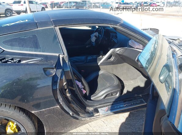 1G1YA2D72H5106427 2017 CHEVROLET CORVETTE Черный Вид салона спереди