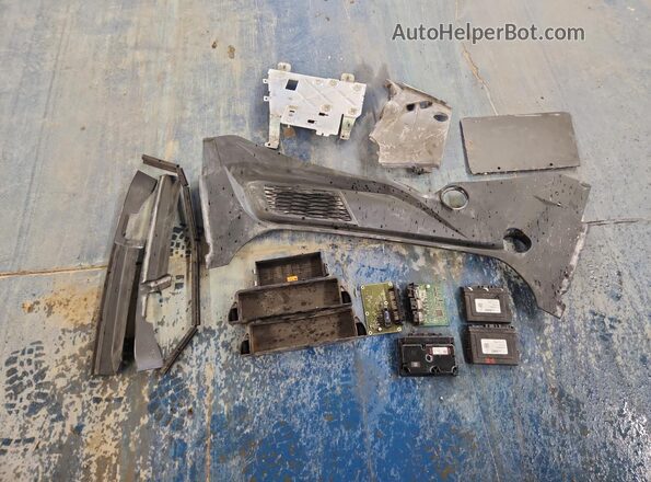 1G1YA3D48R5116585 2024 CHEVROLET CORVETTE Yellow Engine compartment view