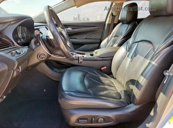 1G4ZP5SZXJU133060 2018 BUICK LACROSSE Серебряный Вид салона спереди
