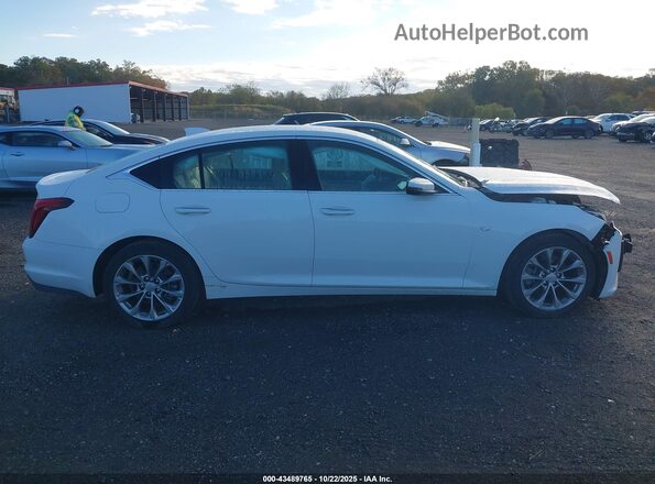 1G6DN5RW2R0122754 2024 CADILLAC CT5 White Widok wnętrza z tyłu