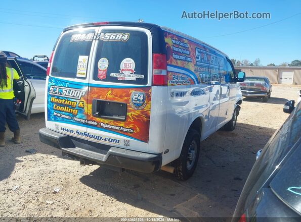 1GCWGAFG4H1204550 2017 CHEVROLET EXPRESS Белый Задняя правая четверть