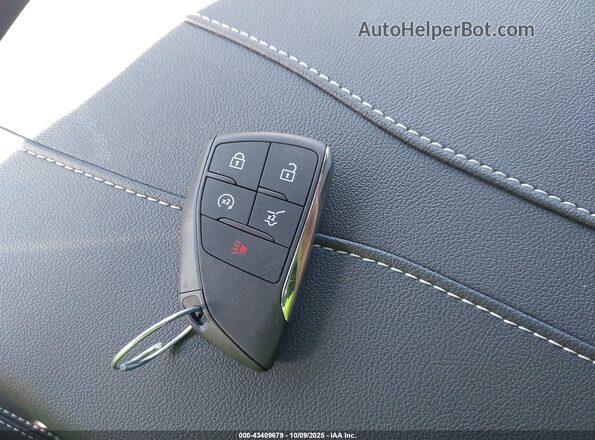 1GNERGRS1SJ277589 2025 CHEVROLET TRAVERSE Красный Вид панели приборов