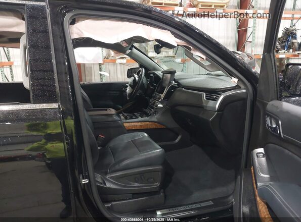 1GNSCJKJ0LR266234 2020 CHEVROLET SUBURBAN Черный Вид салона спереди