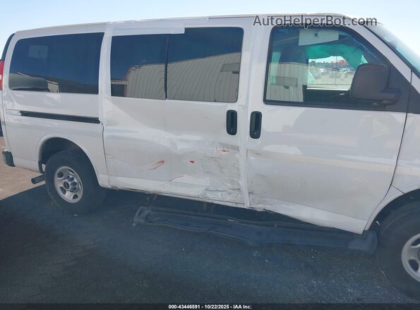 1GTW7AFP1P1160540 2023 GMC SAVANA CARGO Белый Вид спереди