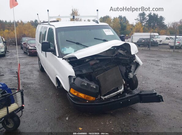 1GTW7AFP2J1202477 2018 GMC SAVANA 2500 White Front right