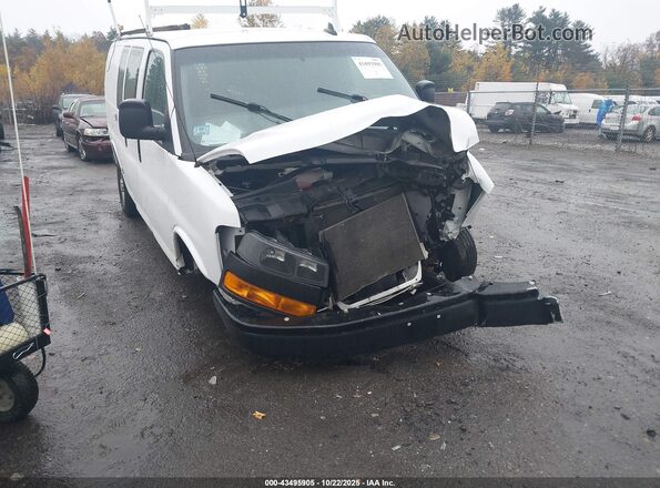 1GTW7AFP2J1202477 2018 GMC SAVANA 2500 White Front view