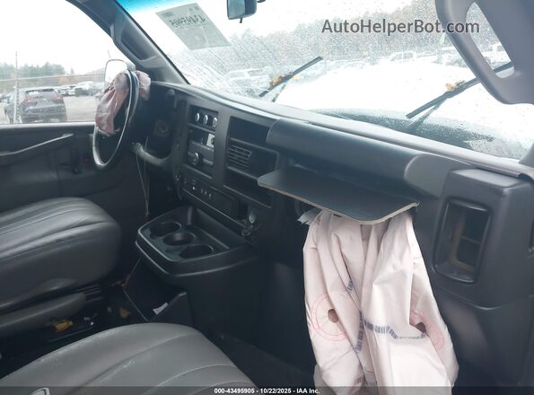 1GTW7AFP2J1202477 2018 GMC SAVANA 2500 White Front interior view