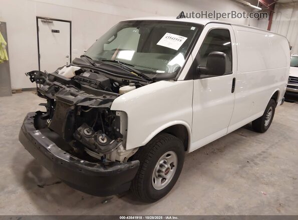 1GTW7AFP3P1192325 2023 GMC SAVANA CARGO Белый Передняя левая четверть