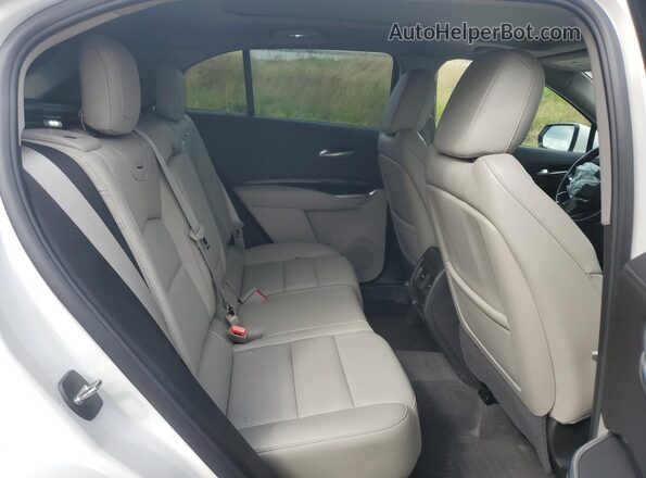 1GYFZDR44NF100839 2022 CADILLAC XT4 Белый Вид задней части салона