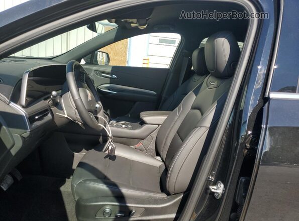 1GYFZDR45SF132467 2025 CADILLAC XT4 Черный Вид салона спереди