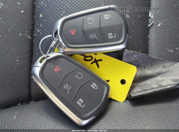 1GYKPDRS2RZ750874 2024 CADILLAC OTHER Белый Вид панели приборов