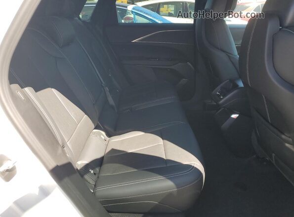 1GYKPPRK0RZ110485 2024 CADILLAC OTHER White Widok wnętrza z tyłu
