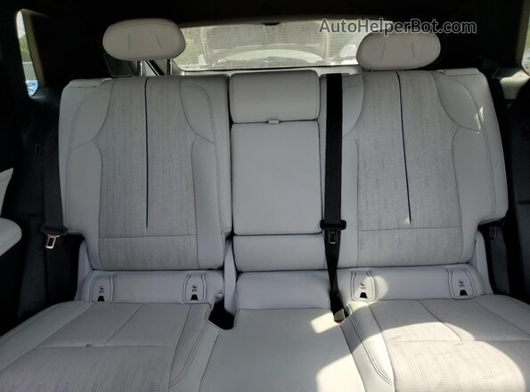 1GYKPRRK3RZ133433 2024 CADILLAC OTHER White Հետևի նստատեղերի տեսք