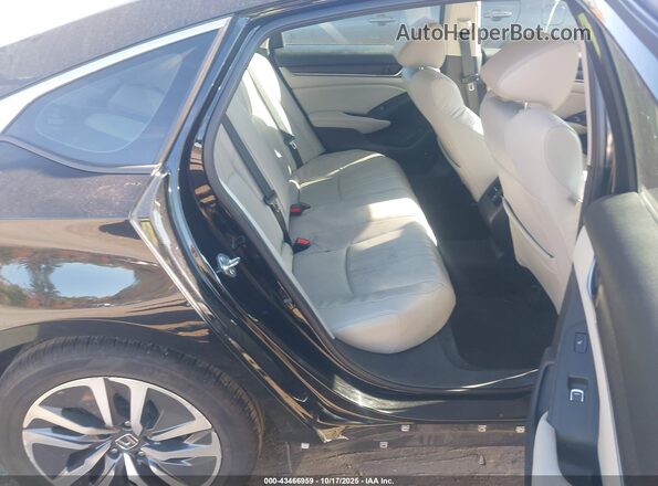 1HGCV3F97JA010561 2018 HONDA ACCORD HYBRID Черный Вид наклейки с VIN-кодом