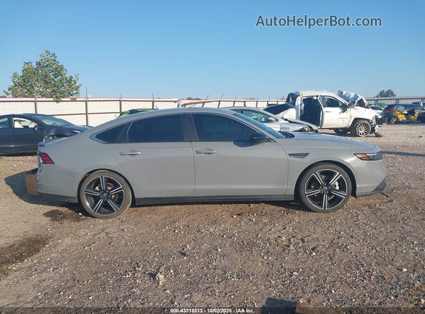 1HGCY2F53PA040695 2023 HONDA ACCORD HYBRID Серый Вид задней части салона