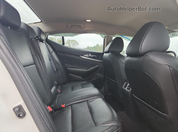 1N4AA6CV2PC509064 2023 NISSAN MAXIMA Белый Вид задних сидений