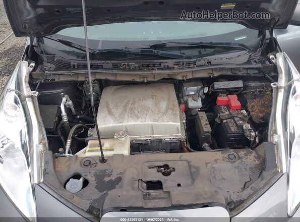 1N4BZ0CP0HC303755 2017 NISSAN LEAF Серебряный Вид сзади