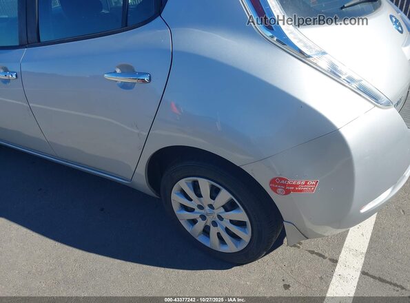1N4BZ0CP3HC302888 2017 NISSAN LEAF Серебряный Вид спереди