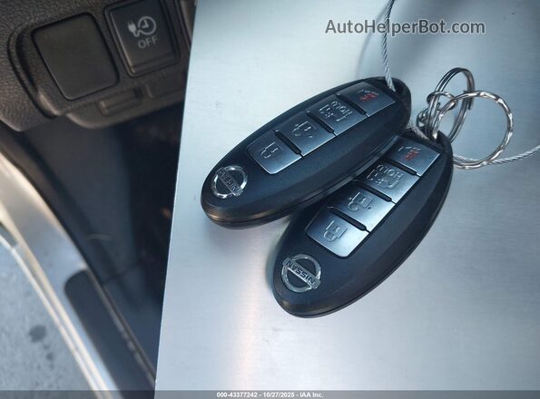 1N4BZ0CP3HC302888 2017 NISSAN LEAF Серебряный Вид панели приборов