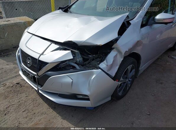 1N4BZ1DP3LC307747 2020 NISSAN LEAF Silver Widok z przodu