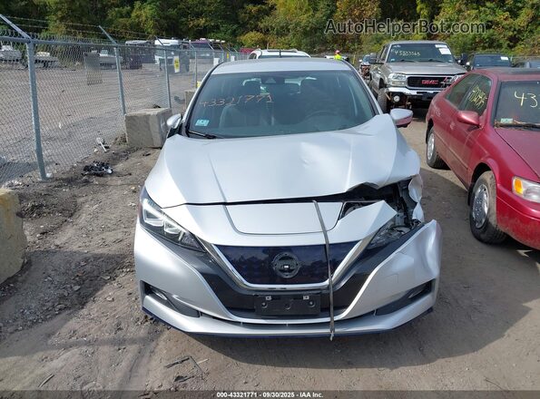 1N4BZ1DP3LC307747 2020 NISSAN LEAF Silver Widok wnętrza z tyłu