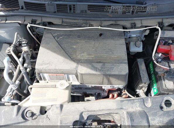 1N4BZ1DP3LC307747 2020 NISSAN LEAF Silver Widok z tyłu