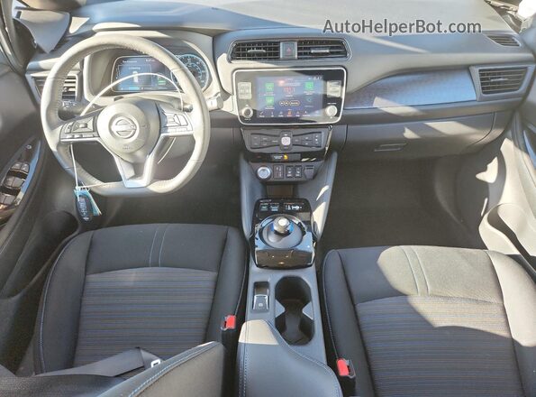 1N4CZ1CV5SC567022 2025 NISSAN LEAF Серый Вид панели приборов