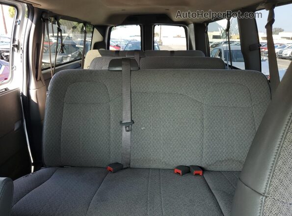 1GAZGNFP3P1234182 2023 CHEVROLET EXPRESS Белый Вид задней части салона