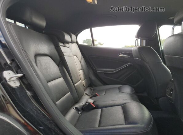 WDCTG4EB9JJ443764 2018 MERCEDES-BENZ GLA Black ძრავის განყოფილების ხედი