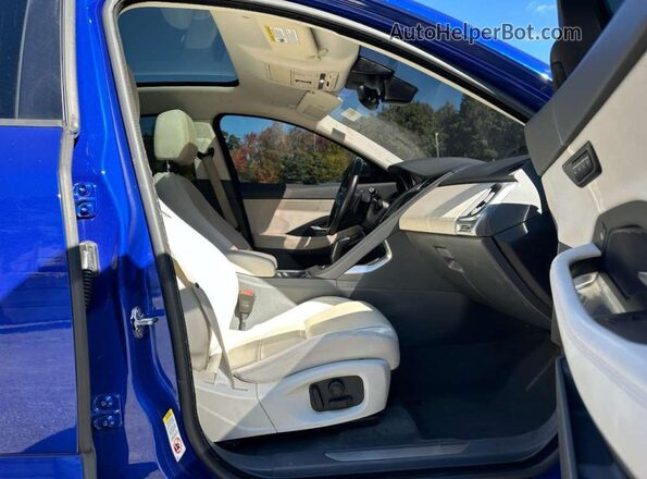 SADFP2FX5L1Z77501 2020 JAGUAR E-PACE Blue Rear view