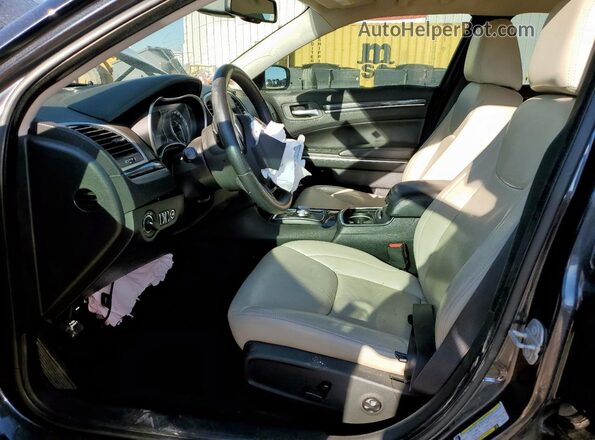 2C3CCAAG2JH342377 2018 CHRYSLER 300 Blue Front interior view