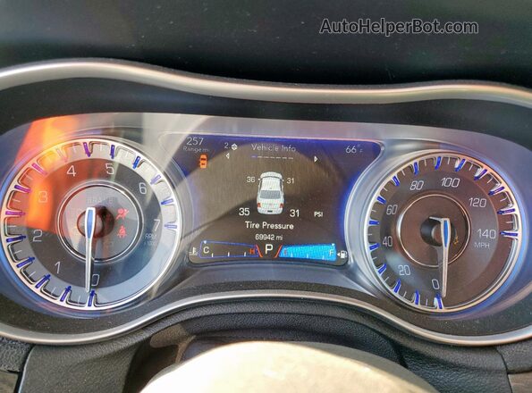 2C3CCAAG2JH342377 2018 CHRYSLER 300 Blue Instrument cluster view