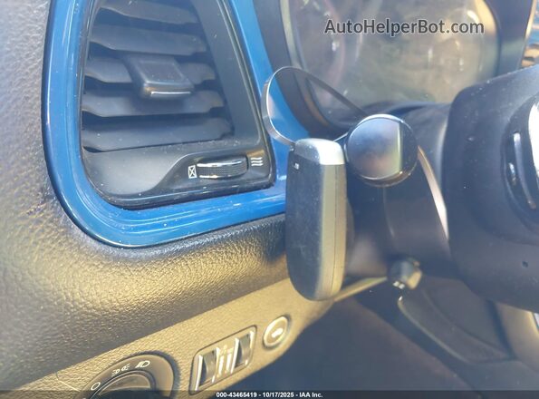 2C3CDZAG3JH226892 2018 DODGE CHALLENGER Синий Вид панели приборов