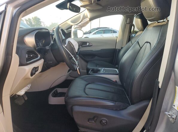 2C4RC1BG0MR589822 2021 CHRYSLER PACIFICA Silver Vista interior delantera