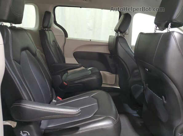 2C4RC1BG7RR159406 2024 CHRYSLER PACIFICA Серебряный Вид задней части салона