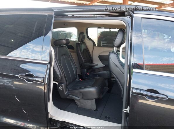 2C4RC1DG1LR261255 2020 CHRYSLER VOYAGER Черный Вид наклейки с VIN-кодом