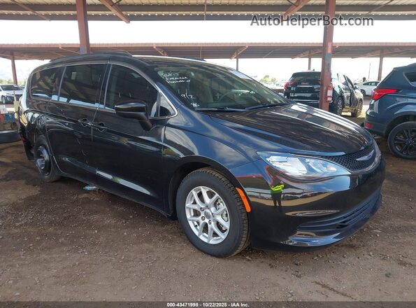 2C4RC1DG1LR261255 2020 CHRYSLER VOYAGER Черный Передняя правая четверть