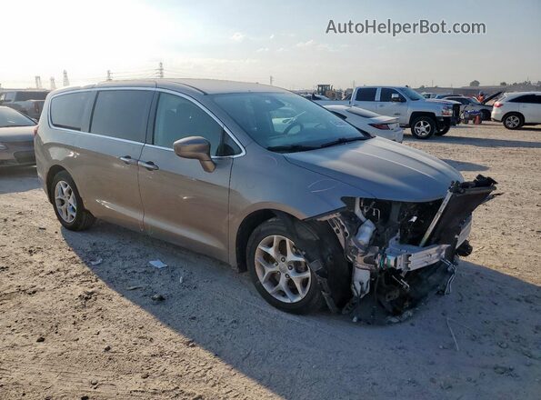 2C4RC1FG0JR157219 2018 CHRYSLER PACIFICA Золотой Передняя правая четверть