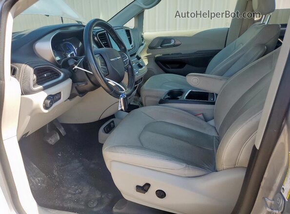 2C4RC1L73MR594706 2021 CHRYSLER PACIFICA Silver Вид салону спереду