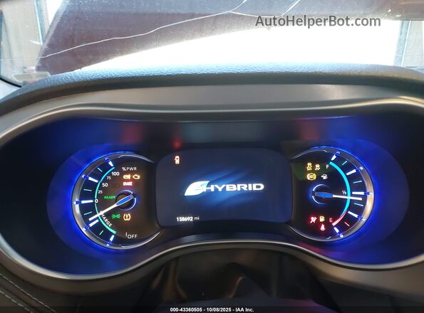 2C4RC1N70JR105526 2018 CHRYSLER PACIFICA Red Vista de los asientos traseros